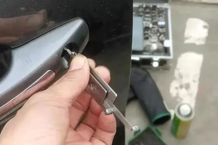 汽車(chē)換鎖芯