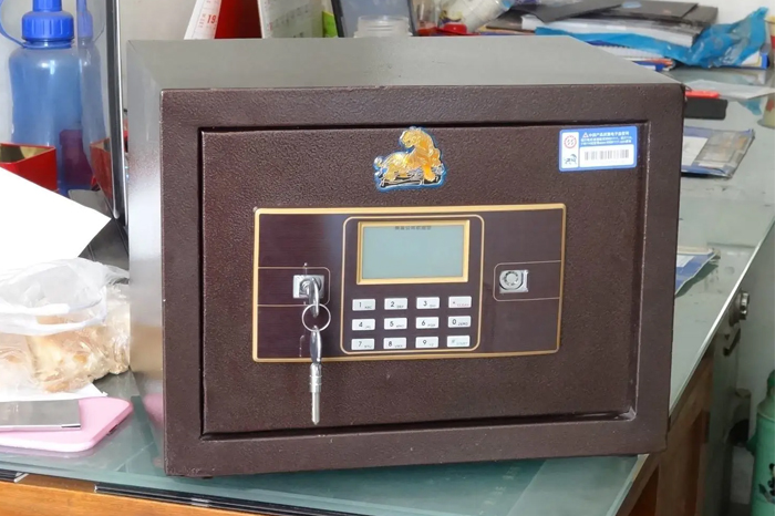 24小時(shí)開保險(xiǎn)柜