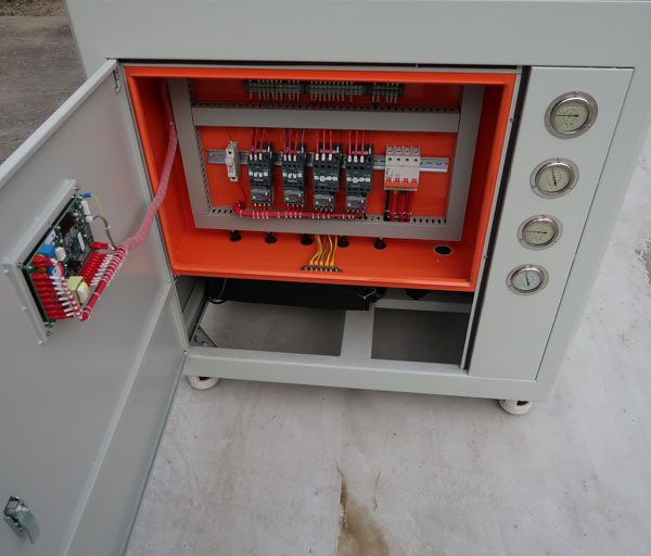 25、30匹風冷式冷水機
